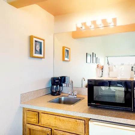 The Embarcadero Condos Newport Room photo