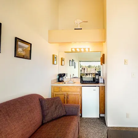 The Embarcadero Condos Newport Room photo